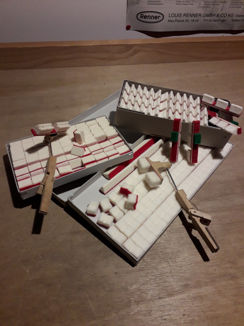 Jeu de feutres d'étouffoirs