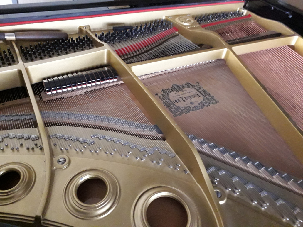 Table d'harmonie piano queue